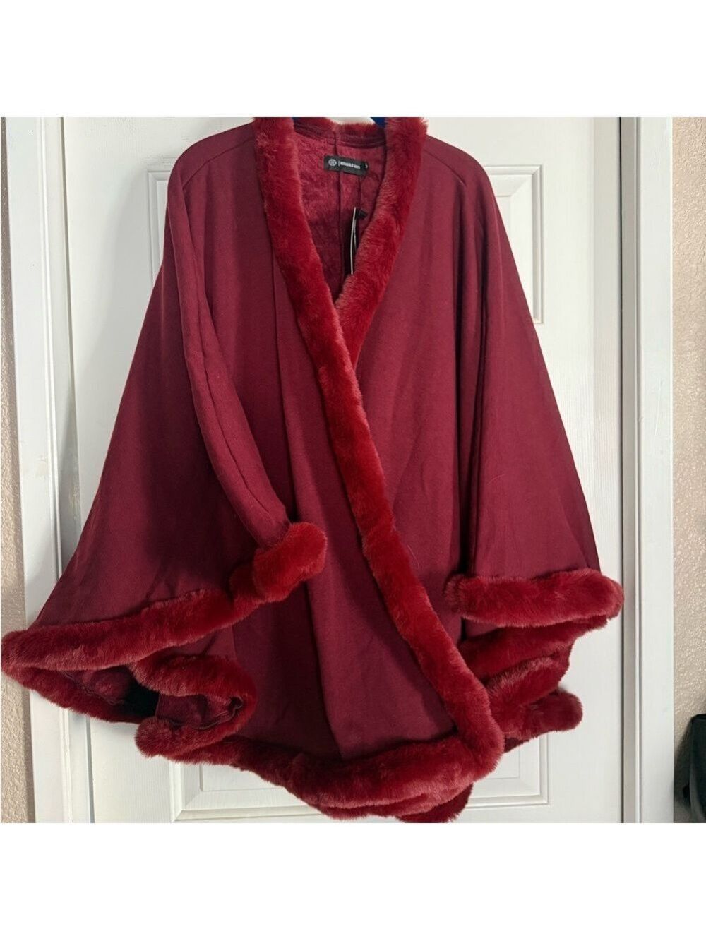 MARIGOLD KISS LUXURIOUS STUNNING OVERSIZED RED BURGUNDY FAUX FUR CAPE